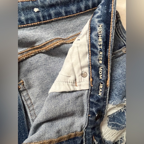 American Eagle Distressed Stretch Blue Women's Comfy Jeans Size 18 Short - Picture 8 of 16